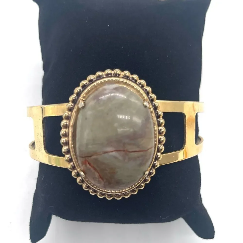 Cuff Bracelet with Agate and Gold tone